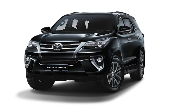 Toyota fortuner black onyx